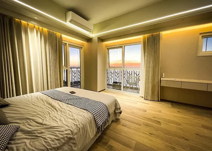 Luxurious 3br In Bay Across Okada Ii 12pax Manila