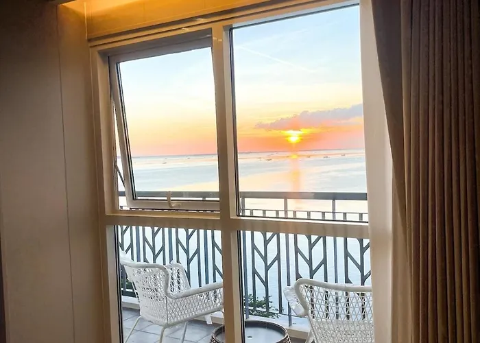Luxurious 3br In Bay Across Okada Ii 12pax * Manila