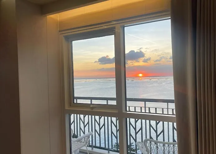 Luxurious 3br In Bay Across Okada Ii 12pax Apartamento Manila
